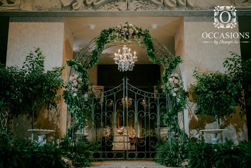Garden gate arbor with crystal chandelier by Occasions by Shangri-la #OBSevents
